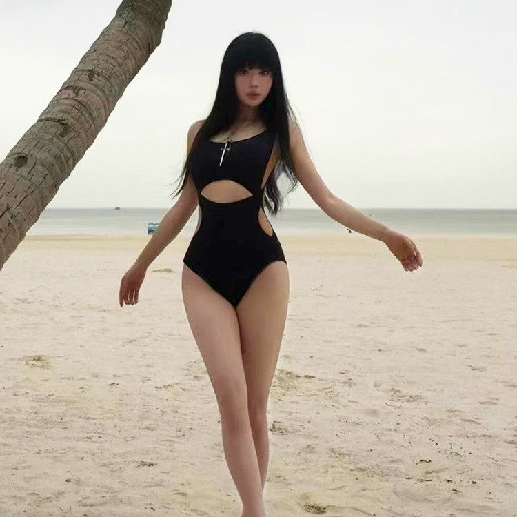 Yuanchang's new vacation, wind design sense hollow triangle one-piece belly cover and thin hot spring swimsuit